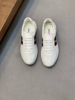 Bally 经典Outine拼色新款休闲运动鞋 高品质细节 以跑鞋为灵感，配以轻盈Vibram Megagrip鞋底 鞋身经典条纹织带 拉邦中底布结构结合Zeo