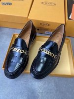 TODS经典元素流苏细麻花扣乐福鞋 日常通勤 搭配工装 复古学院风 经典流苏细麻花扣设计简单大方 超百搭 推荐单品 春季新款 明星同款通勤单鞋 舒适与优雅并存