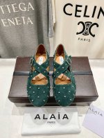 高版本出厂 独家新品 Alaia 阿莱亚25Ss 走秀款糖果色平底芭蕾舞鞋 最近超火的一款平底鞋 章小蕙同款 甜酷芭蕾风 人气超高的一款芭蕾舞鞋，浪漫又迷人 舒