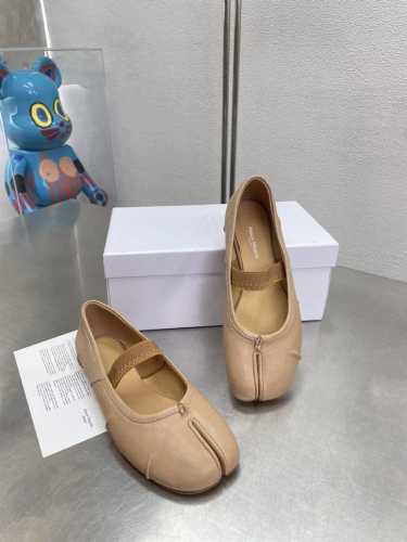 平底分趾捏褶单鞋Mm6 Maison Margiela 超经典 鞋柜必备单品 炒鸡减龄 大热时尚风格 杏色植柔羊皮+水染小牛皮里 Mm6 Maison Marg