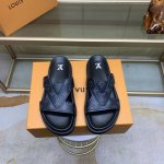 高品质Lv2025专柜同步新款 牌奢品男士拖鞋，休闲宽松舒适型。头层牛皮压花纹上图片必爆款 。码数38–45.大量现货