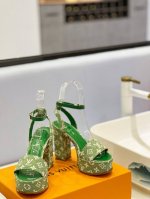 出厂 春夏新款防水台底牛仔粗高跟凉鞋 面料 牛仔搭配经典老花 内里 垫脚 羊皮里 跟高 11Cm 水台 4Cm 大底 意大利真皮大底 Size 34-42 34