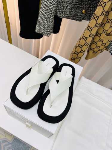 THE ROW高版本 新款牛皮人字拖，Y版开模一比一 20春夏Ginza Sandal in suede系列 INS上超 的搭配单品，极简的潮流设计，内里羊皮上