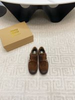 出厂价 2024系列 Miumiu church's孟克皮鞋，僧侣鞋 英伦复古、巴洛克雕花元素 又美又飒！酷炸街！惊为天人！ 鞋面虽是邦邦硬挺，但穿起却很舒适.