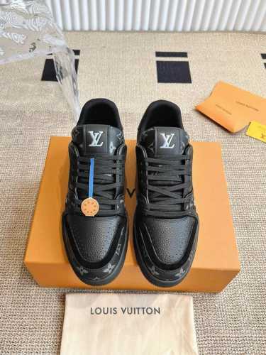 520Louisvuittonlv 路易威登Traine 走秀情侣M款Trainer 大底和面料私模 绝对下血本费心思的一款鞋子 自Vifgil到来之后而设计的