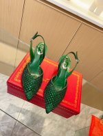 出厂 Rene Caovilla 芮妮 乔薇拉 Rc 蛇型缠绕爆红仙女凉鞋系列，魅惑华丽的顶级硬货，是每个女人的Dream Shoes缠绕在脚裸的蛇形装饰让您的