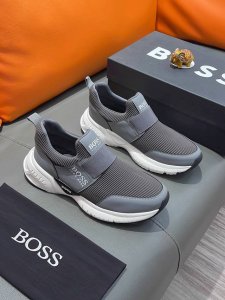 商品名称：Boss 波士 正规码数: 38-44 套脚鞋 商品材料：精选 牛皮鞋面，舒适羊皮内里 ；原厂大底。