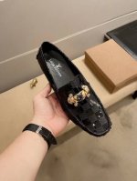实价，品牌LOUIS VUITTON，原单LV专注高端，官网新款男士豆豆鞋专柜爆款系列 顶级原单品质，真材实料，原单南非进口头层牛漆皮 ， 头层羊皮里，原版御用