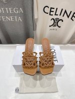 高版本出厂 高跟 Loewe 罗意威2025 Ss新品复古风小高跟沙滩拖鞋～小红书、外网火爆款 最近大热的一款拖鞋 超级可爱 时髦精绝对不能错过的必入款，没有任