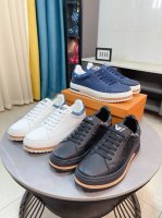 出厂价P Lv 男鞋高端品牌：官网1：1最新力作：鞋面采用意大利进口头层牛皮搭配特殊材料全真皮内里制作，让行走更加便捷舒适！独家新款，惊世之作 ！打造时尚个性衬
