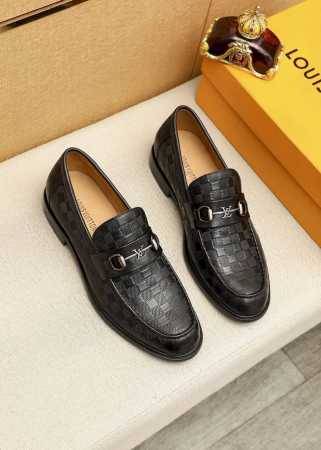 商品商标：LOUIS VUITTON 路易威登 休闲皮鞋 正码码数: 38-44 45.46订制 商品材料：精选 进口头层牛皮压花鞋面+奢华五金扣，进口头层牛皮 - 点击图像关闭