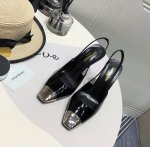 凉鞋SAINT LAURENT 畅销款圣罗兰新款金属钢铁头 忒有范又时髦的单品 韩国艺人朴彩英同款，各路明星网红纷纷入手的一款超A 女总裁范儿 鞋型和做工无可挑