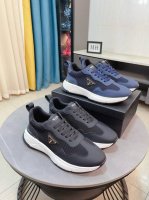 出厂价P 普拉达 Prada 奢华时尚的高端产品完美的楦型加上顶级的手工制作，使得本款鞋子立马形成了一股浓郁的贵族气息。进口头层牛皮搭配布洛克雕花工艺真皮内里法