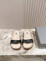 巴黎世家联名Scholl拖鞋新品 正品购入开发 完美复刻一比一做法 经典的线条设计 炒鸡百搭的一款弹力靴 网红博主小姐姐们的挚爱 社交平台的各种夸赞 人气超高质