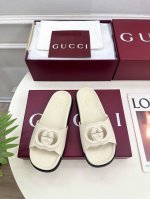 gucci 古驰 25 G家 主打系列终于面世 狠货值得期待 原有的经典 创造新设计 bs新款 双G互扣式镂空拖鞋 代购级别 高级感十足 国内外博主刷爆的一款,