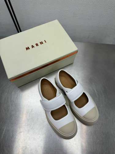 玛丽珍 厚底舒适 玛尼 Marni 单鞋 系列厚底 玛尼 家族元素设计 烫印 Logo 白色小牛皮 烫金 工艺 钢印压模而成立体感十足 对标对版 内里舒适小牛皮