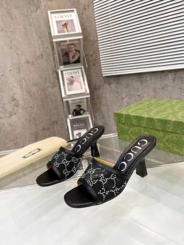 最新gucci烫钻爆款， 官网同步，5色任选，码数：35-42，出厂价： 真皮底p加30