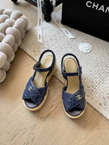 Chanel 25C早春新款厚底水台凉鞋！顶级版本！防水台4cm 后跟12cm 上脚后很稳！爆款系列~上脚秒变170 日常通勤必备内里垫脚羊皮 原版大底 码数：