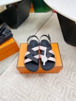 出厂 男码10 HermèS 爱马仕25Ss新品交叉凉鞋 极约复古的设计 浓厚的异域风情 时髦感十足、随便上脚都很有腔调 简简单单的款式随便搭配一下高级感就很棒