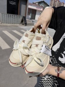 橙子出厂价p smilerepublic 厚底开口笑帆布鞋 休闲鞋 情侣款 小红书热门款 檀健次主理品牌 众多明星上脚 李晨 徐璐 程潇同款 该系列以 Smil