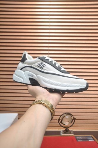 出厂价P Givenchy.纪梵希 专柜同步发售鞋面：意大利进口品牌印花布匹 尽显奢华，透气网布内里加上双层组合，脚感舒适，鞋底：原厂特供橡胶发泡大底，轻便，舒
