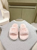 Celine 赛琳秋冬爆款新款毛毛拖，原板一比一复制，采用草原A级羊毛， 独家开的内增高私模柔软、舒适、上脚很轻，好起脚，不像世面上做的又硬又笨重，还不好起脚