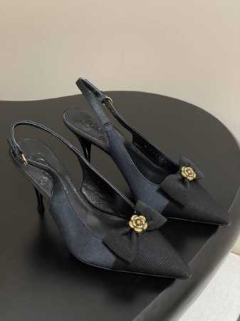 25Ss早春新品Chanel香奈儿 小香尖头蝴蝶结后空高跟凉鞋 山茶花扣高跟鞋 尖头设计:优雅显瘦，拉长腿部线条蝴蝶结装饰:甜美可爱，增添女性魅力高跟设计:显高 - 点击图像关闭
