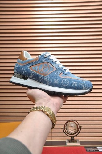 出厂价p Louis Vuitton 原单 新款Lv路易威登 * 顶级版本 Lv经典潮鞋！选用进口原版牛皮 水染牛皮内里.原版耐磨橡胶大底！高品质精品！码数38