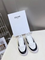 Celine思琳秋冬最新走秀休闲鞋Ct-04 Trainer系列运动鞋 Lisa 超多明星上脚 这一季运动小白鞋无论从楦型的轮廓隔板的拼接都让人耳目一新 前后品