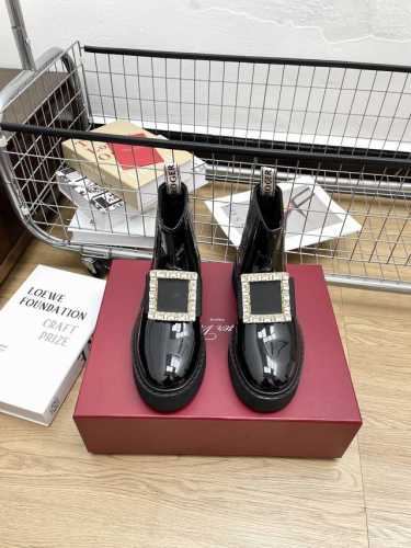 厚底款 单鞋 靴子 代购级* 经典Viv' Rangers升级系列金属扣厚底乐福鞋 切尔西踝靴｜原版购入全套包装代购级别 鞋面：原版牛皮革 牛漆皮 内里：定染羊