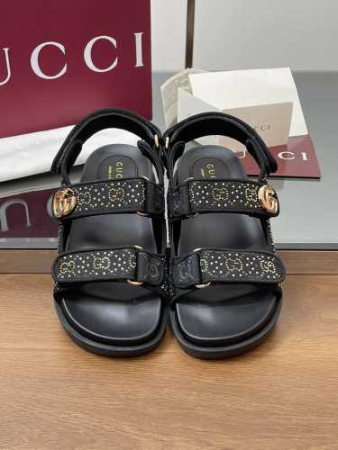 GUCCi高端精品 福利 2025古驰早春系列GG水晶烫钻魔术贴双G G扣沙滩拖鞋凉鞋顶级代购品质！原版1:1复刻，毎个细节皆经过精心打磨细腻制作.可与ZG对比