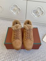 批低帮340 高帮 男款20 Loro Piana Lp新款羊毛运动鞋低帮 高帮休闲板鞋 舒适百搭自带慵懒的高级感明星、时尚博主的私服街拍神器 材质：对版甄选羊