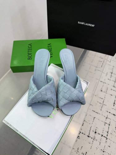 Bottega Venetabv Blink系列纽结编织饰带高跟凉拖鞋 Ins 小红书巨多网红明星上身 真的太美了高级穿着又仙女 简约时髦又有设计感而且非常非常
