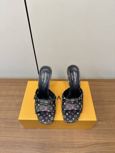 顶级版本Lv 路易威登 X Tm 6Am 村上隆联名款高跟拖鞋 2025 早春新款 顶级版本原版一致 专柜主打最新款 Lv X Tm 6Am 村上隆联名款蝴蝶结