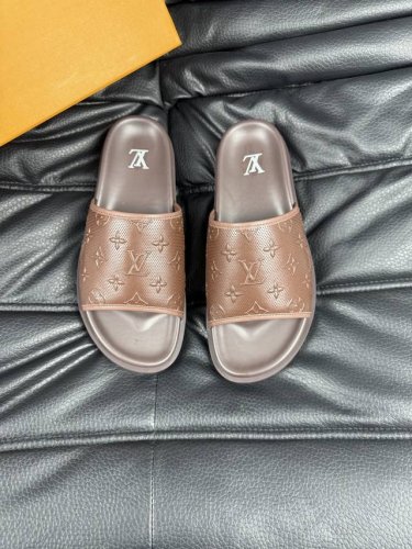 38-45 Louis V*高端精品 奢品拖鞋 1:1高端品质 休闲阳光宽松舒适型 最高版本高品质精品 经夏季必入哦
