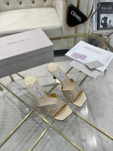 jlmmy Choo周仰杰2025 摩登鞋履 25年夏季巨献 顶级版本 璀璨艺术，足尖的高级定制** 工艺高端，无论材料面部底部包跟包中底还是烫钻工艺要求都极高