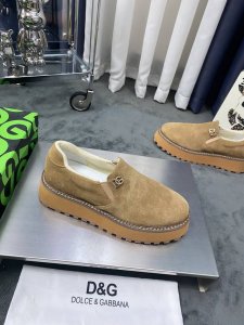 商品商标: Dolce&Gabbana 杜嘉&班纳 正码码数: 35-44 45 46定做 商品材料: 鞋面意大利牛皮鞋面 羊皮垫毛布内里 鞋底 原厂特供原版橡