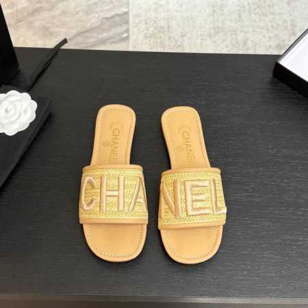 340 Chane* ｜小香25C春夏新品 字母一字带拖鞋 面料采用原版定制材质 内里垫脚均为羊皮 意大利进口牛皮大底 码数35-39 40 41定制 - 点击图像关闭