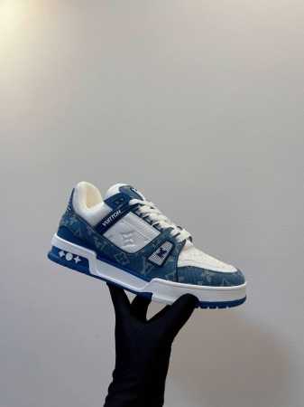 LV Trainer Sneaker 一如继往的给足安全感，实物比图片更好看更精致！梦中情鞋击败～99% 多巴胺百搭，糖果色系真的好甜 元气度满满的 奢华品质， - 点击图像关闭
