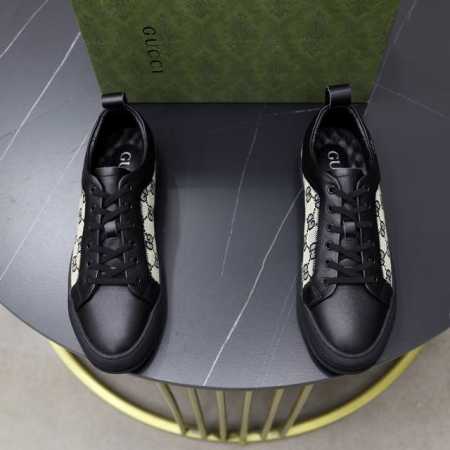出厂价Pp： 品牌：古奇Gucci 标准码：38-44 45订做 等级：官网同款 材料：原版材料拼接 舒适透气内里 轻便耐磨运动大底 款式类别：男士时尚休闲鞋 - 点击图像关闭