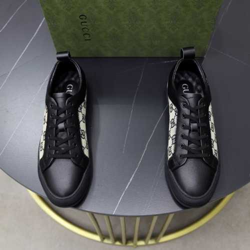 出厂价Pp： 品牌：古奇Gucci 标准码：38-44 45订做 等级：官网同款 材料：原版材料拼接 舒适透气内里 轻便耐磨运动大底 款式类别：男士时尚休闲鞋