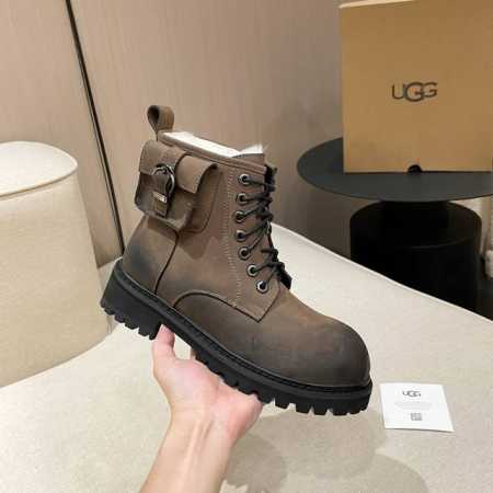 UGG2024 工装复古 羊毛靴。 时尚百搭短靴。 面料 ：黑色，棕色牛皮. 灰色 内里 ：纯澳洲进口皮毛一体百分之百的全羊毛 款式 ：.简约百搭 .时尚复古风 - 点击图像关闭
