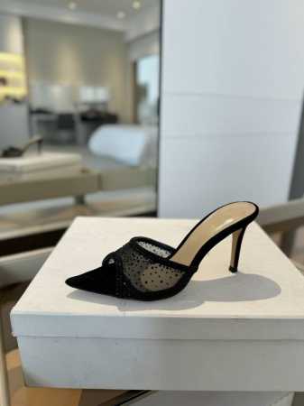价格： Gianvito rossi 2025 新款拖鞋顶级版本，代购品质！施华洛奇水钻尖头高跟拖鞋，宛如从童话中走来的仙履。施华洛奇水钻璀璨耀眼，如同繁星点点 - 点击图像关闭