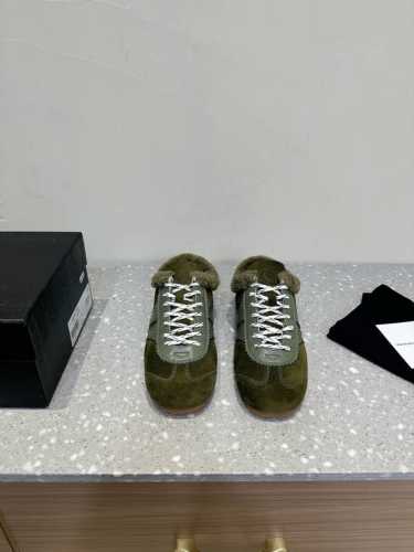 情侣款 Dries Van Noten DVN 24ss 秋冬 复古 羊毛 德训鞋 dvn的德训鞋也太美了吧 dries 总会给我带来惊喜 新一季的麂皮运动鞋，