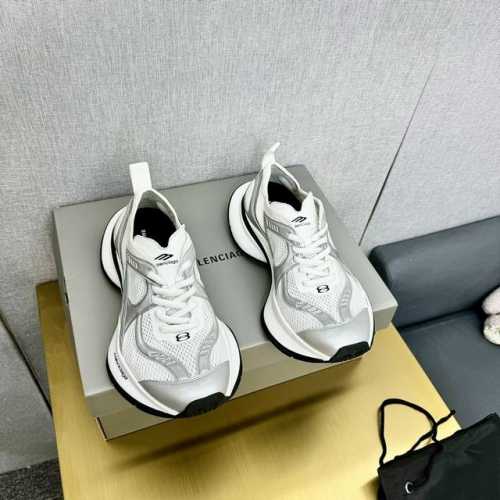 顶级版本 Balenciaga 巴黎世家 老爹鞋鞋 休闲拖鞋系列推出探索时尚界对于原创与挪用的概念。亚力山卓米开理以全新系列致敬传承与经典，以标志性balenc