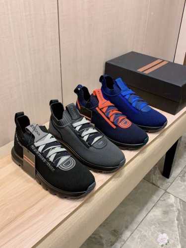 新款: 厂价 杰尼亚* 最新爆款休闲鞋，顶端品牌奢侈～代购，顶级～质量。鞋面選用进口透气飞织材质透气羊皮垫脚 精细做工。原版个性时尚柔软橡膠耐磨防滑大底，上脚轻