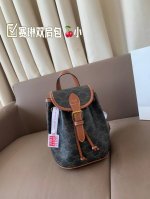 小号 赛琳双肩包 Celine新品预告本命老花Mini双肩包 释放双手！复古小巧 实用性设计肩带长度可调节容量满满经典学院风休闲日常 老花经典加持日常的优秀单品