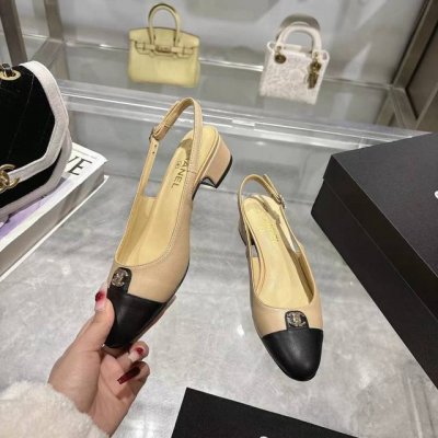 小香 春夏新品 专柜新款凉鞋，舒适低跟，上班逛街必备展现与众不同的穿搭风格美到无话可说 夏季必入款 鞋面：进口羊皮 内里：混种羊皮 跟高：3.5Cm 大底：意大