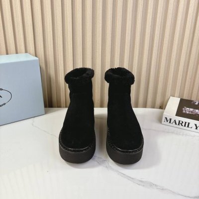 PRAD*A普拉*达24vs秋冬季最新爆款系列 厚底三角标短靴 众多网红上脚，这款圆头粗跟，瘦腿神器，超帅霸气，原版1:1复刻，版型超正，今年非常爆，穿上 增高