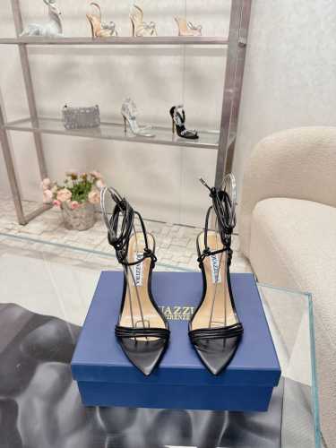 Aquazzur* 菠萝早春专柜新品仙女时装鞋系列，大量上新同步官网全系列均可定制龙年主打一个火爆，全网各大网红纷纷开秀，绝美的穿搭系列！ ★★★★★ 鞋面 羊